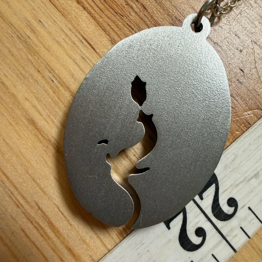 Boho Nature Minimalist Gecko Lizard Pendant Necklace from Lind‎